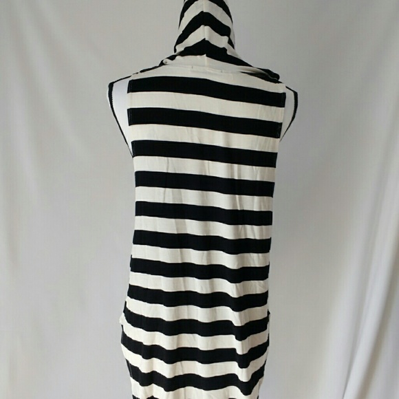 *NWOT* Stripe Contrasted Racer Back Tank with Hood - Picture 6 of 8